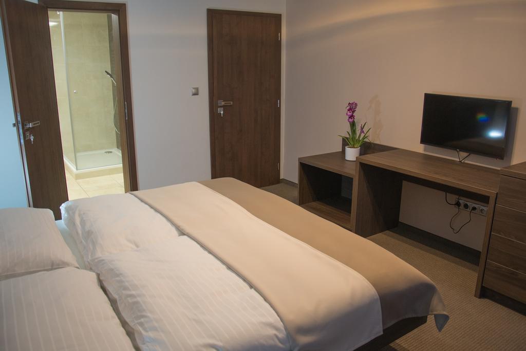 Restaurace a Penzion U Klásků Olmütz Zimmer foto